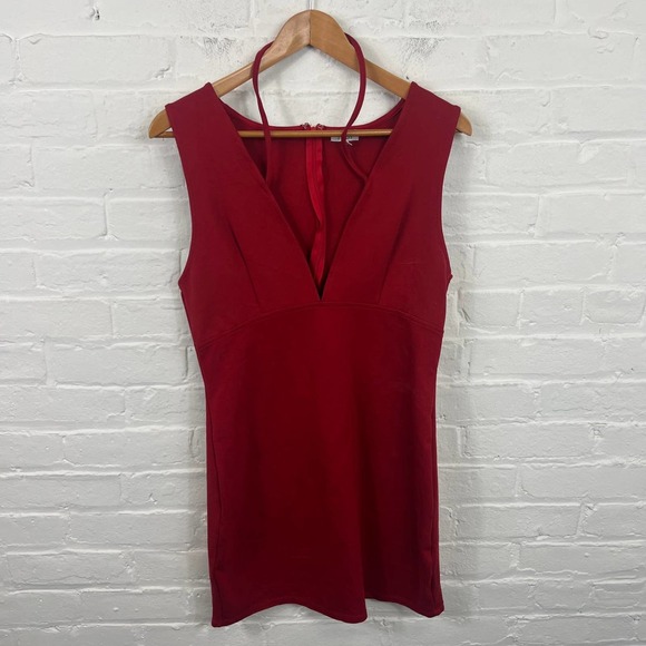 Tobi Dresses & Skirts - Tobi Women's Halter V Neck Sleeveless Mini Dress Back Zip Red Size Large